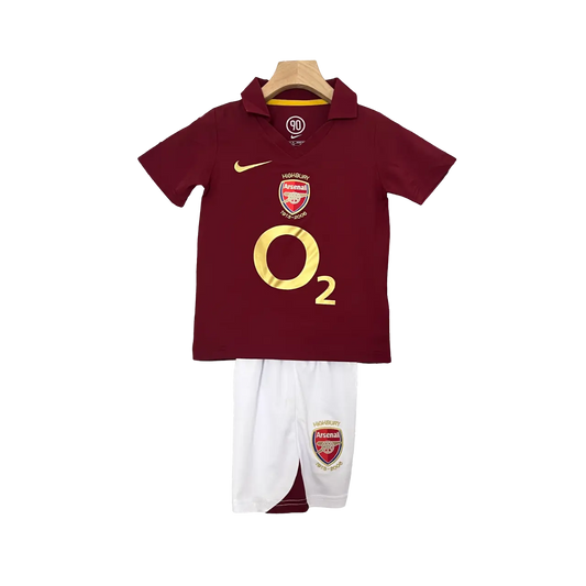 UK 2005 - 2006 Arsenal Kids' Retro Home Premium Football Jersey - A Classic for Young Gunners Enthusiasts