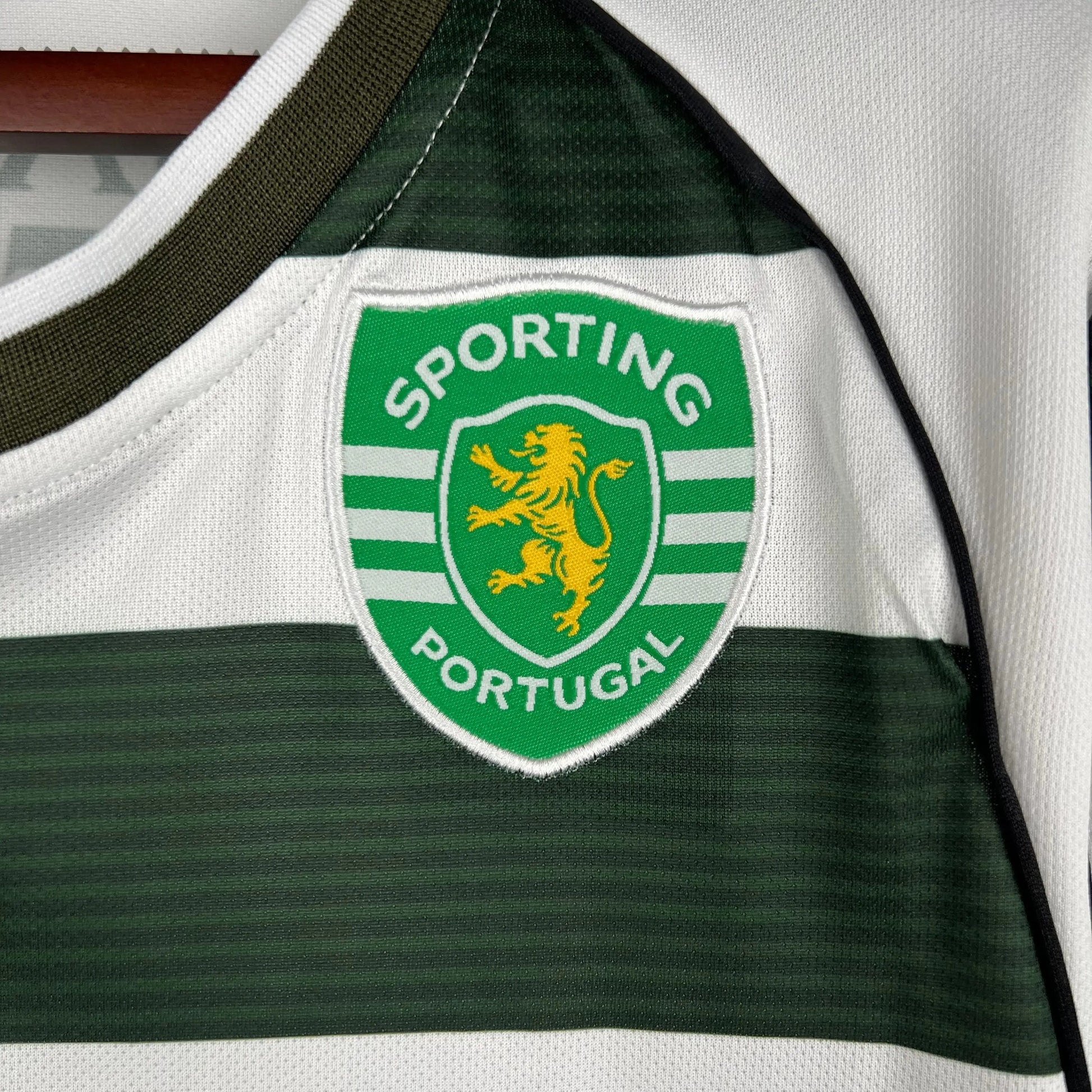 Sporting Lisbon Retro Long Sleeve 2001/03 Home Football Jersey SuperJerseysTK