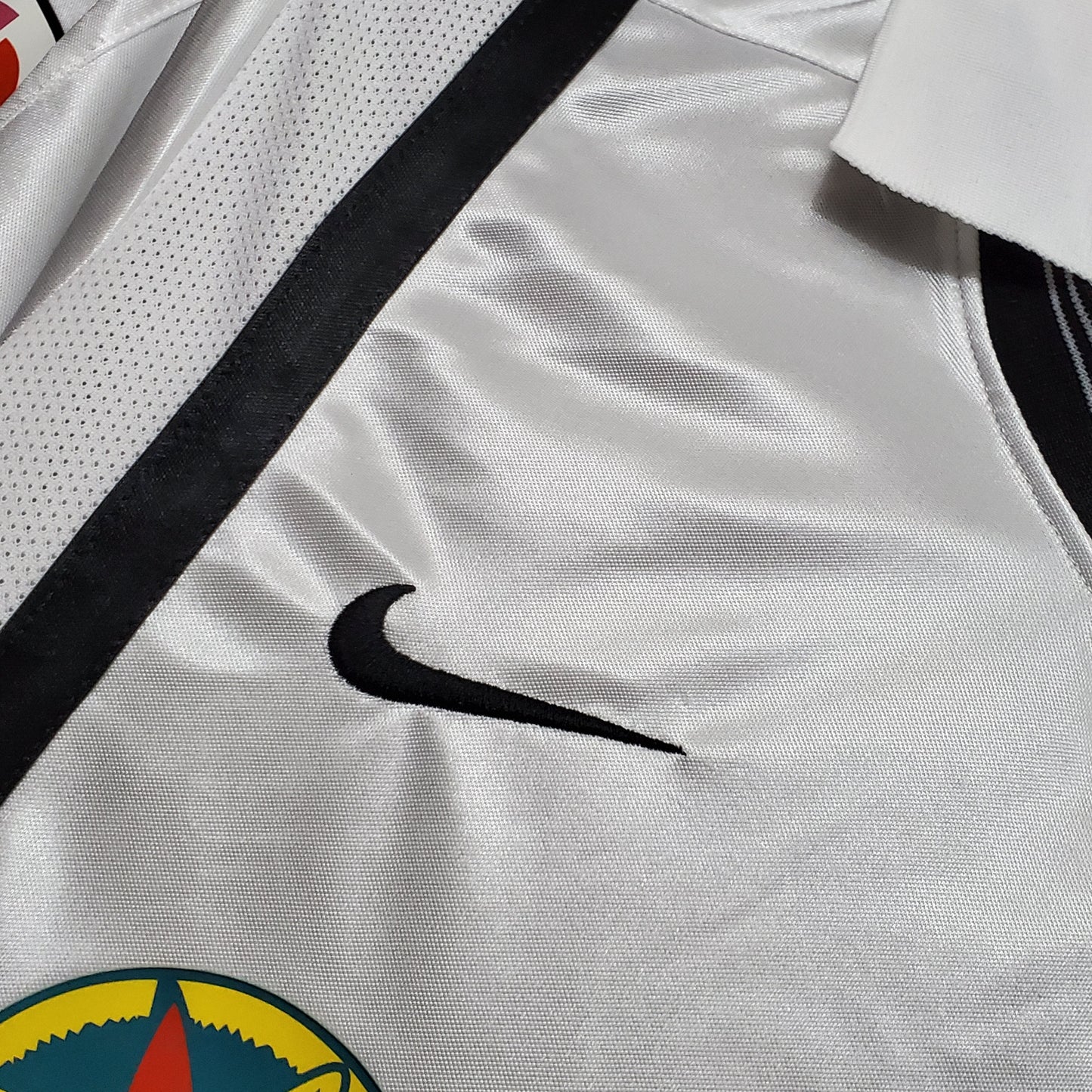 Valencia 2001 Home Retro Jersey: Unveiling Authentic Vintage Charm. SuperJerseysTK