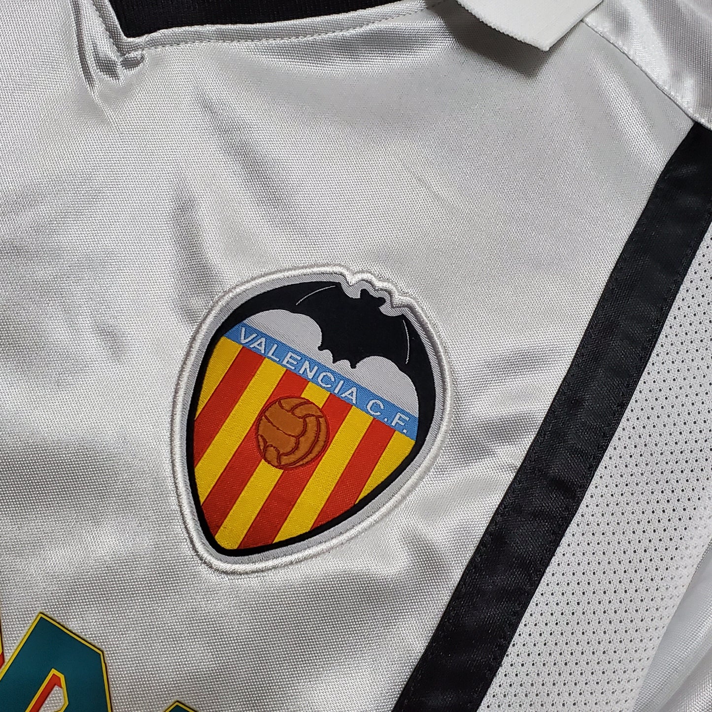 Valencia 2001 Home Retro Jersey: Unveiling Authentic Vintage Charm. SuperJerseysTK