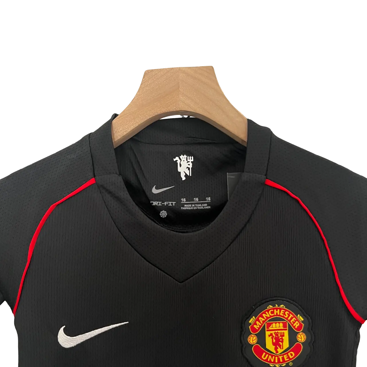 UK 2007/08 Manchester United Kids' Black Football Jersey - A Cool Choice for Young Fans SuperJerseysTK